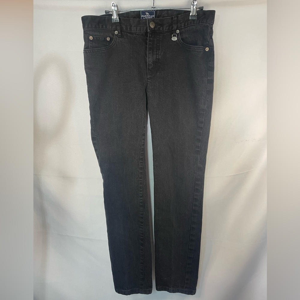 American Living straight leg black jeans in very good condition. Great basic!